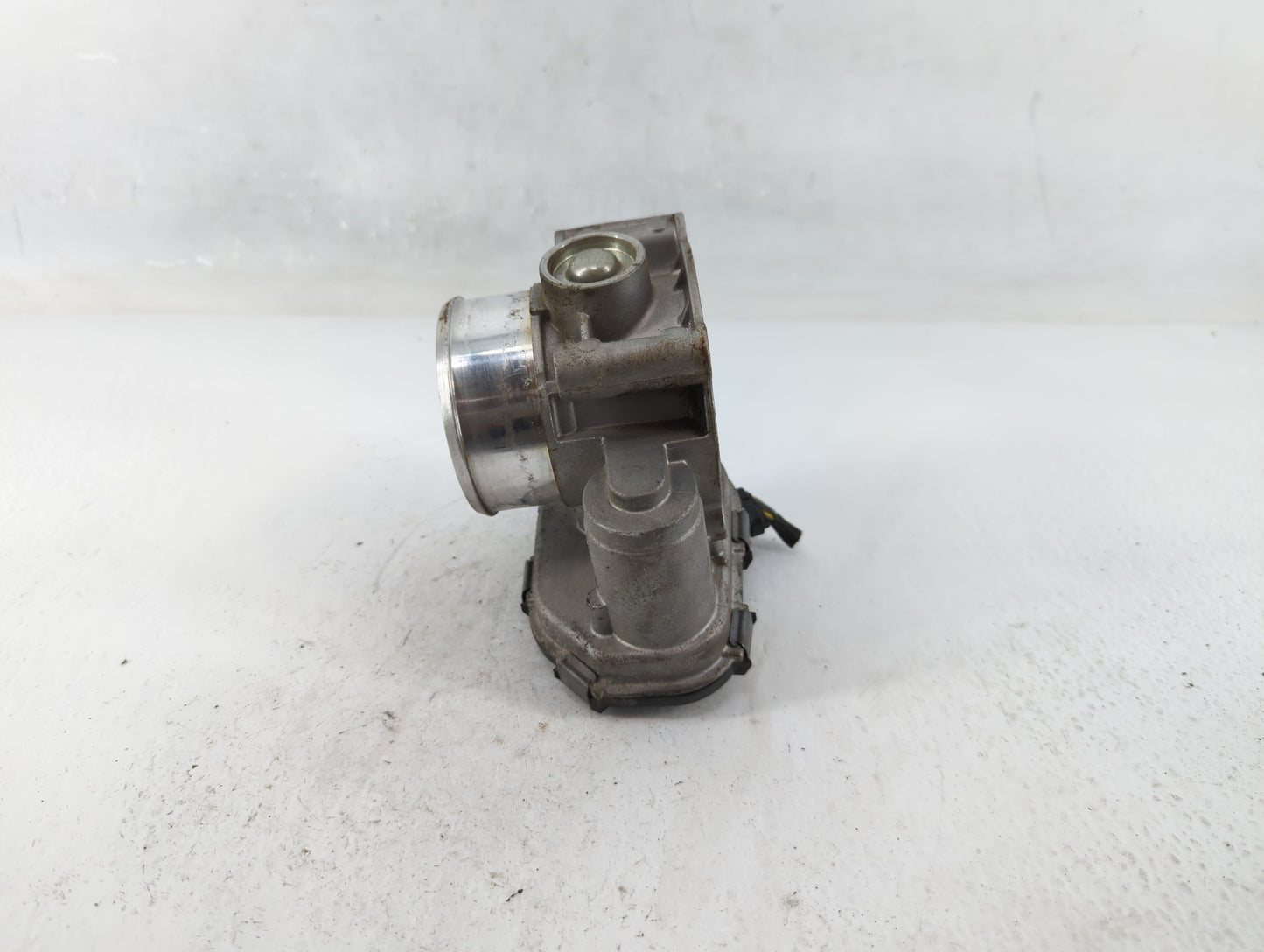 2015-2018 Ford Focus Throttle Body P/N:GB8E 9F991 BC Fits Fits 2014 2015 2016 2017 2018 OEM Used Auto Parts - Oemusedautopar