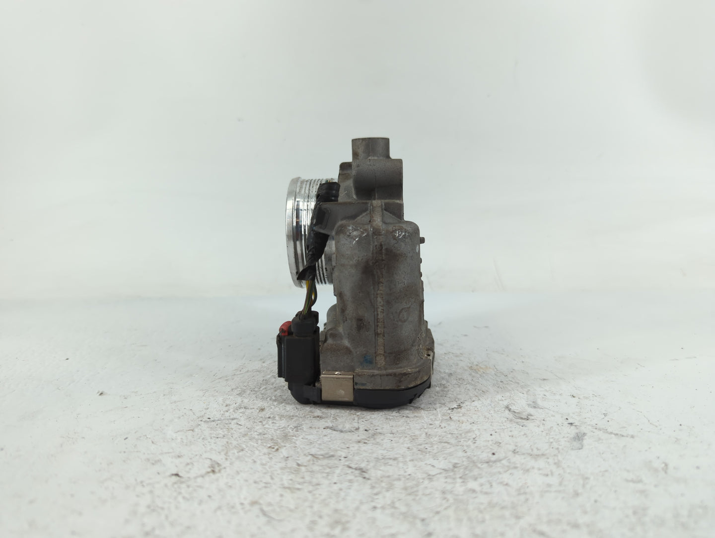 2014-2018 Ford Focus Throttle Body P/N:DS7E-9F991-BB Fits Fits 2014 2015 2016 2017 2018 2019 2020 2021 2022 OEM Used Auto Pa