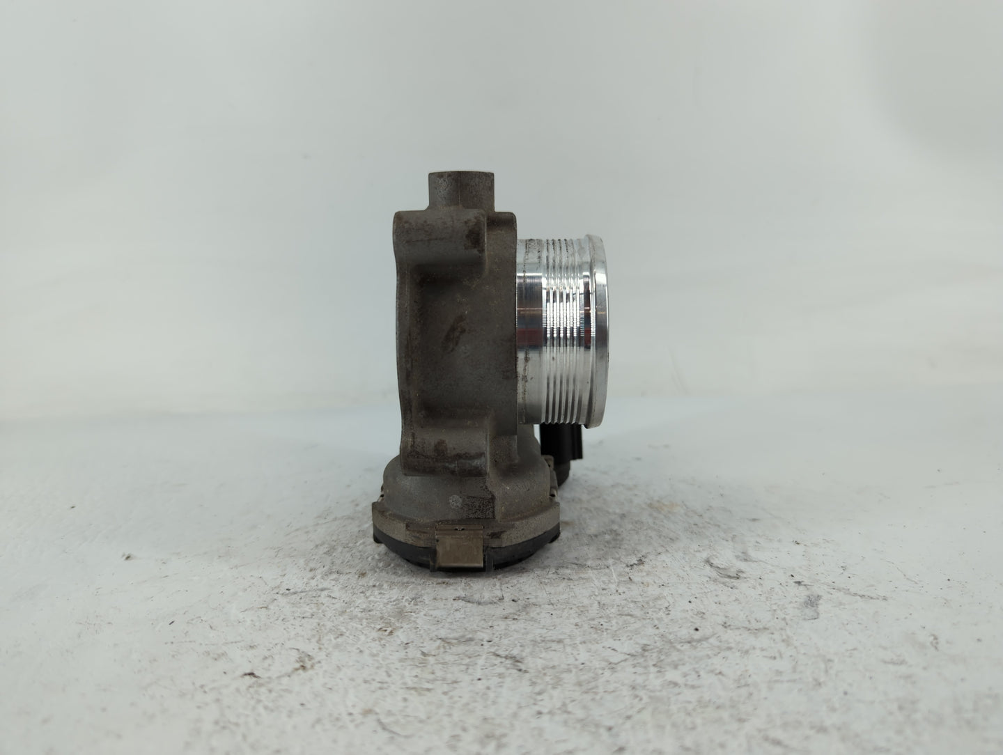 2014-2018 Ford Focus Throttle Body P/N:DS7E-9F991-BB Fits Fits 2014 2015 2016 2017 2018 2019 2020 2021 2022 OEM Used Auto Pa