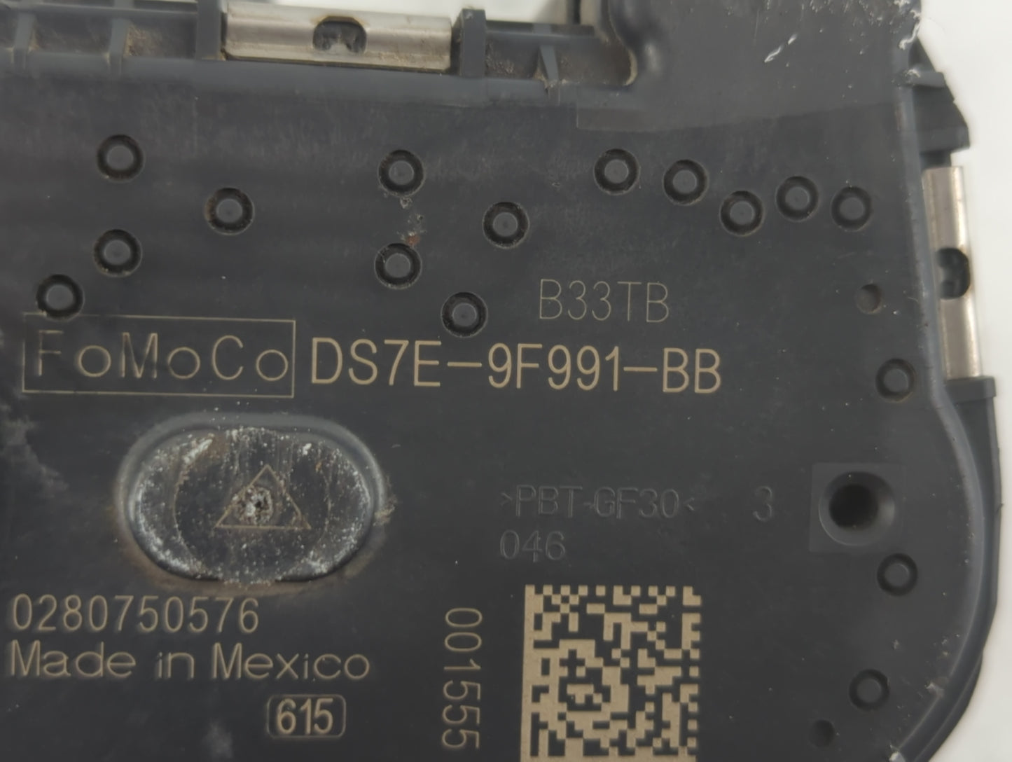 2014-2018 Ford Focus Throttle Body P/N:DS7E-9F991-BB Fits Fits 2014 2015 2016 2017 2018 2019 2020 2021 2022 OEM Used Auto Pa