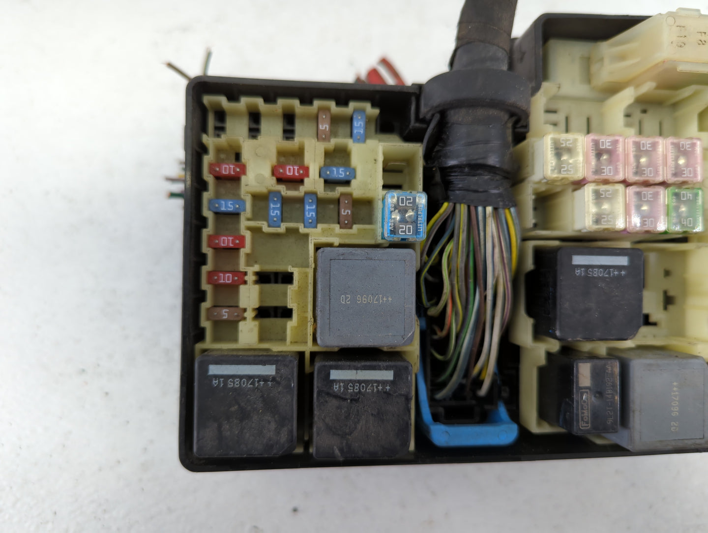 2017-2018 Ford Focus Fusebox Fuse Box Panel Relay Module P/N:AV6T-14A142-AB Fits Fits 2017 2018 OEM Used Auto Parts - Oemuse
