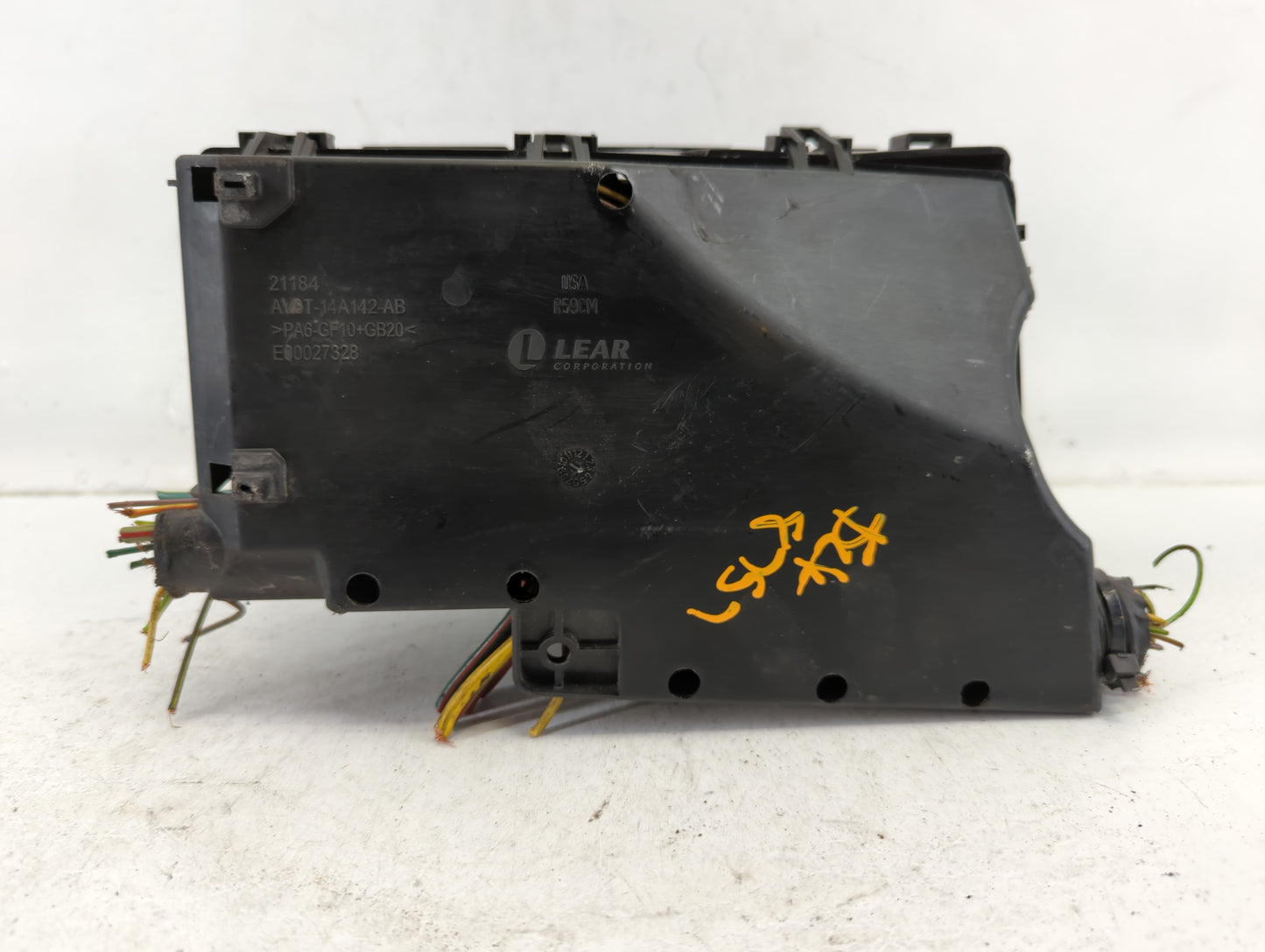 2017-2018 Ford Focus Fusebox Fuse Box Panel Relay Module P/N:AV6T-14A142-AB Fits Fits 2017 2018 OEM Used Auto Parts - Oemuse