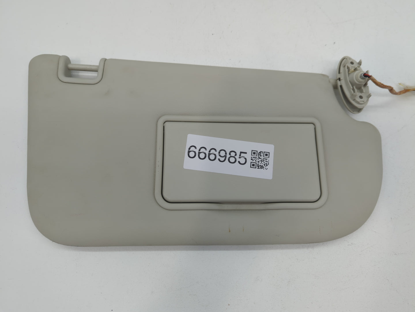 2013-2018 Ford Focus Sun Visor Shade Replacement Passenger Right Mirror Fits Fits 2013 2014 2015 2016 2017 2018 OEM Used Aut