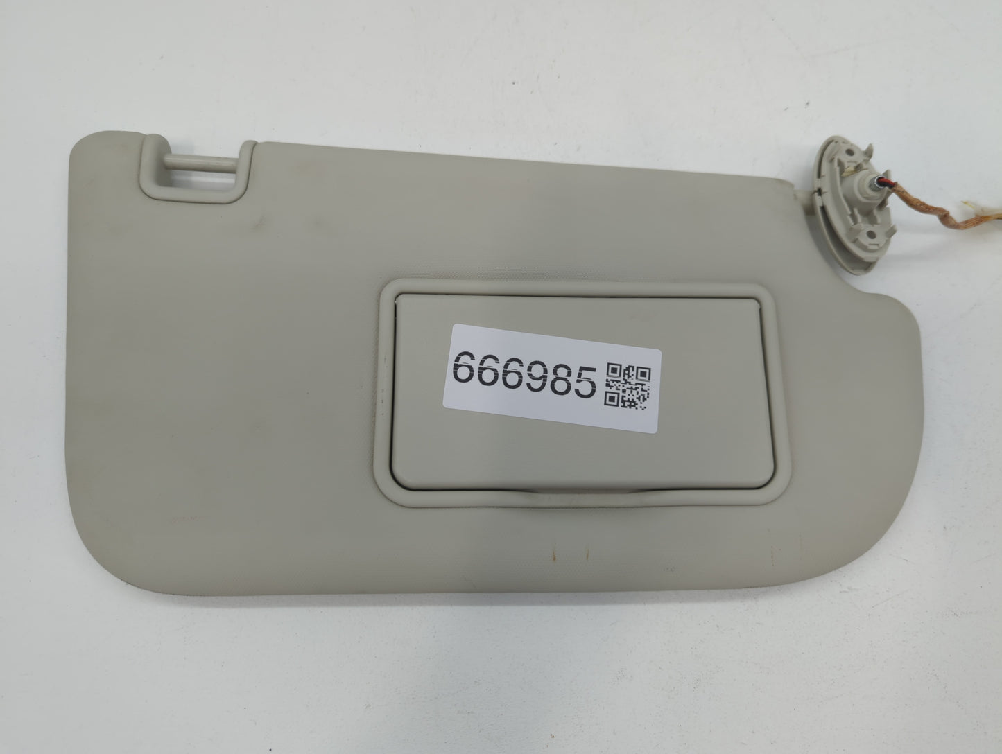 2013-2018 Ford Focus Sun Visor Shade Replacement Passenger Right Mirror Fits Fits 2013 2014 2015 2016 2017 2018 OEM Used Aut