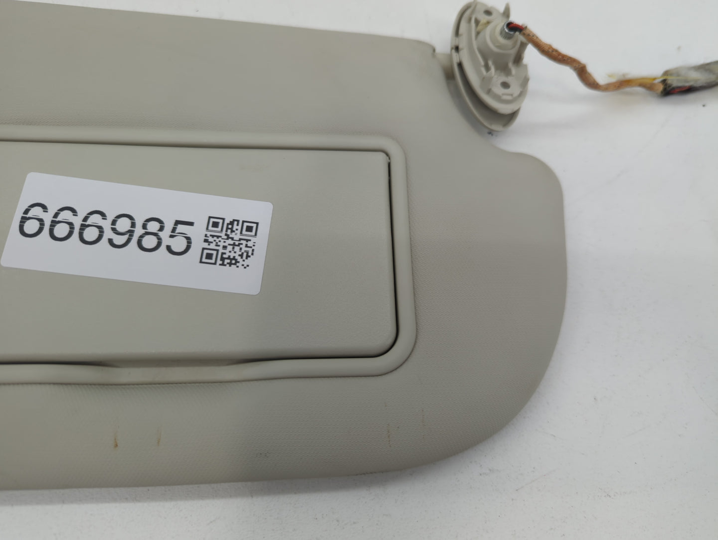 2013-2018 Ford Focus Sun Visor Shade Replacement Passenger Right Mirror Fits Fits 2013 2014 2015 2016 2017 2018 OEM Used Aut