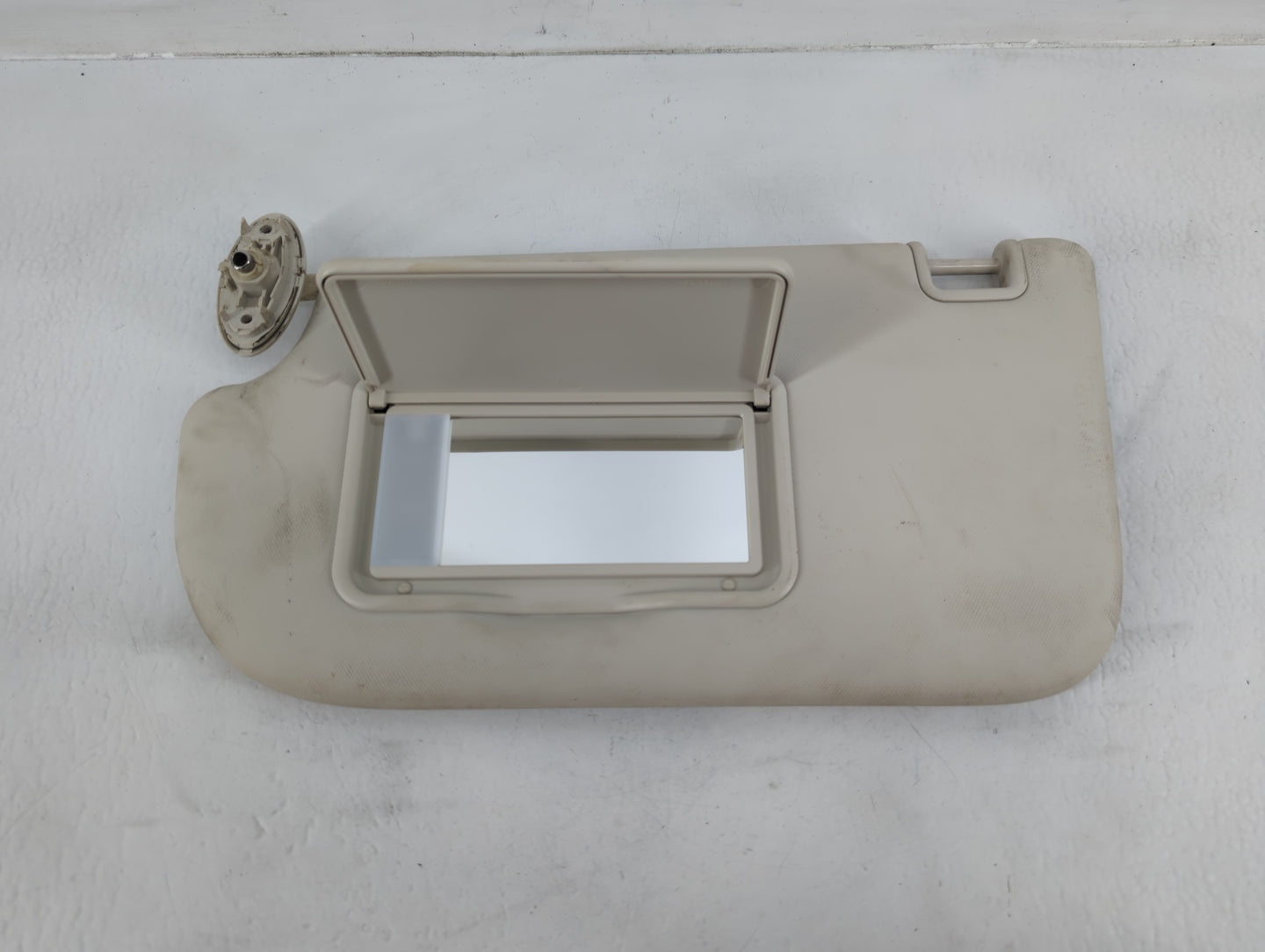 2013-2018 Ford Focus Sun Visor Shade Replacement Driver Left Mirror Fits Fits 2013 2014 2015 2016 2017 2018 OEM Used Auto Pa