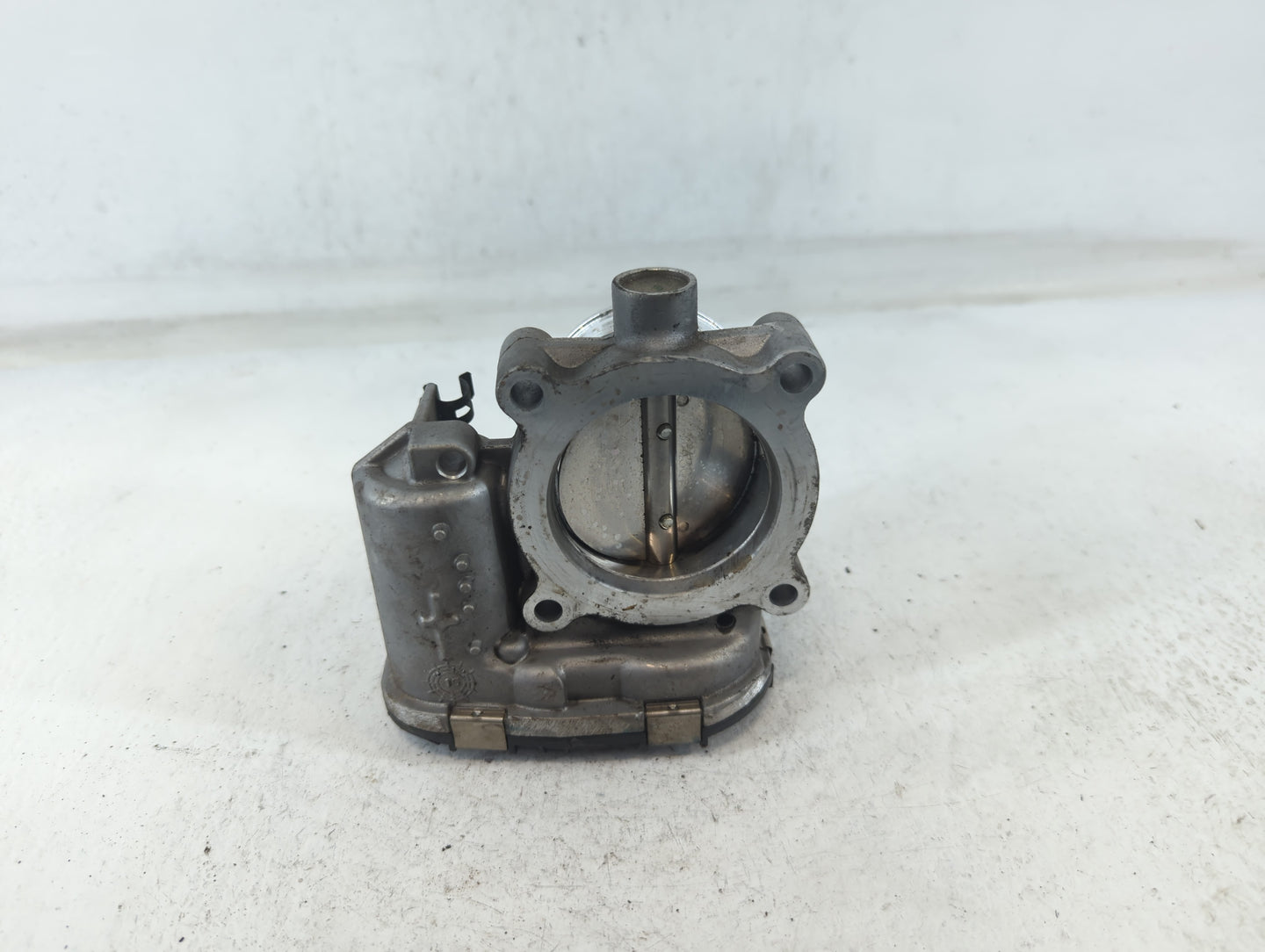 2014-2018 Ford Focus Throttle Body P/N:DS7E-9F991-BB Fits Fits 2014 2015 2016 2017 2018 2019 2020 2021 2022 OEM Used Auto Pa