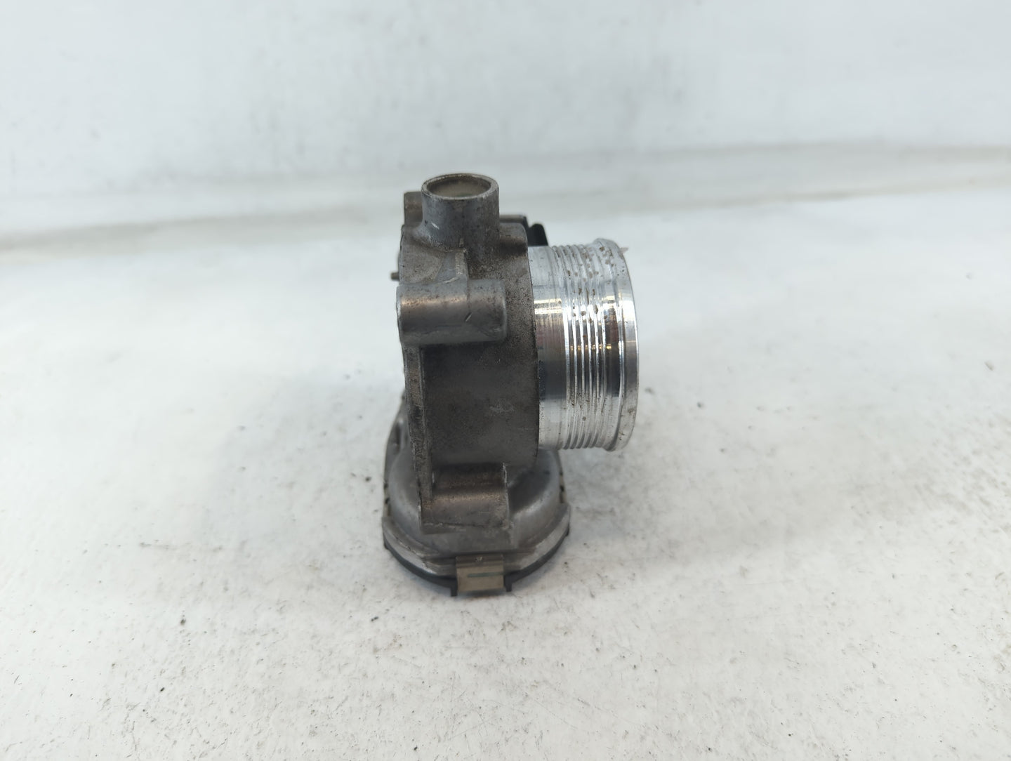 2014-2018 Ford Focus Throttle Body P/N:DS7E-9F991-BB Fits Fits 2014 2015 2016 2017 2018 2019 2020 2021 2022 OEM Used Auto Pa