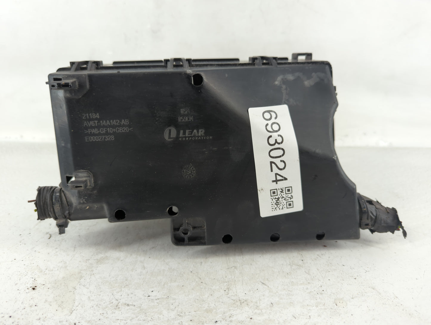 2017-2018 Ford Focus Fusebox Fuse Box Panel Relay Module P/N:AV6T-14A067-AD Fits Fits 2017 2018 OEM Used Auto Parts - Oemuse