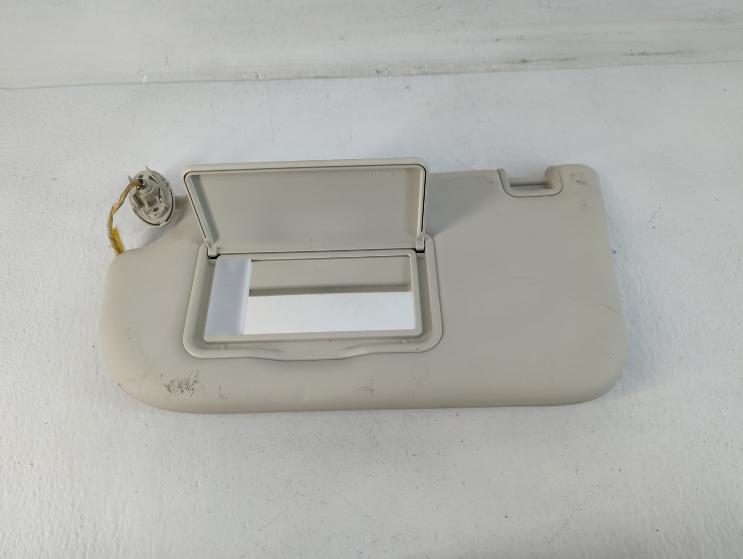 2013-2018 Ford Focus Sun Visor Shade Replacement Driver Left Mirror Fits Fits 2013 2014 2015 2016 2017 2018 OEM Used Auto Pa