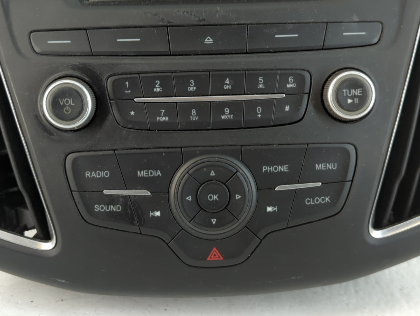 2015-2018 Ford Focus Radio AM FM Cd Player Receiver Replacement P/N:F1ET18K811LD Fits Fits 2015 2016 2017 2018 2019 OEM Used