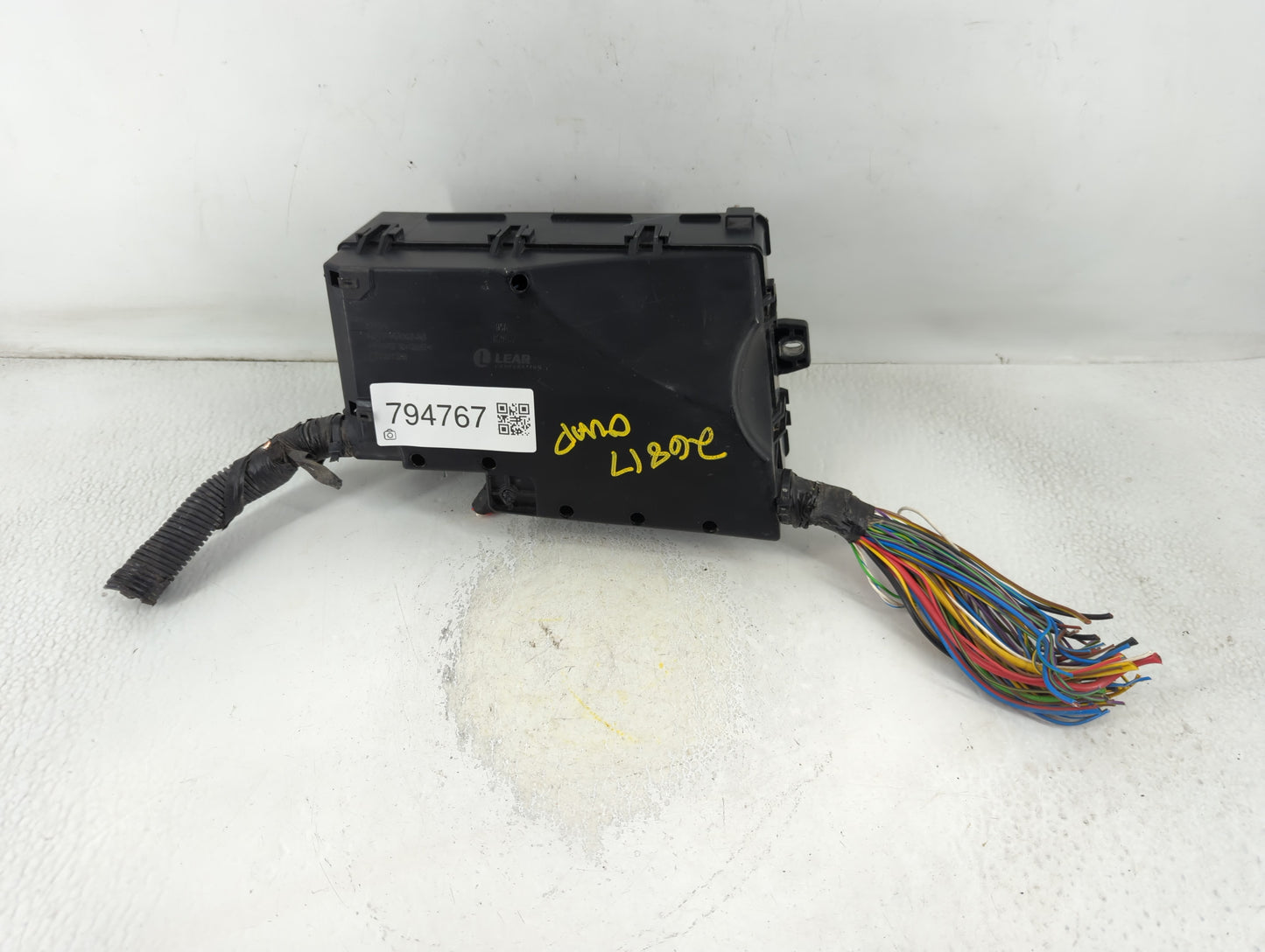 2017-2018 Ford Focus Fusebox Fuse Box Panel Relay Module P/N:E00027328 AV6T-14A142-AB Fits Fits 2017 2018 OEM Used Auto Part