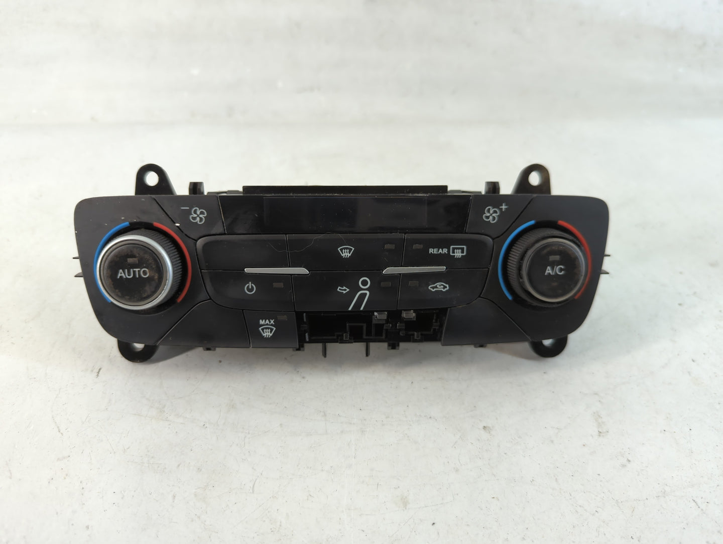 2015-2018 Ford Focus Climate Control Module Temperature AC/Heater Replacement P/N:F1ET-18C612-AJ Fits Fits 2015 2016 2017 20