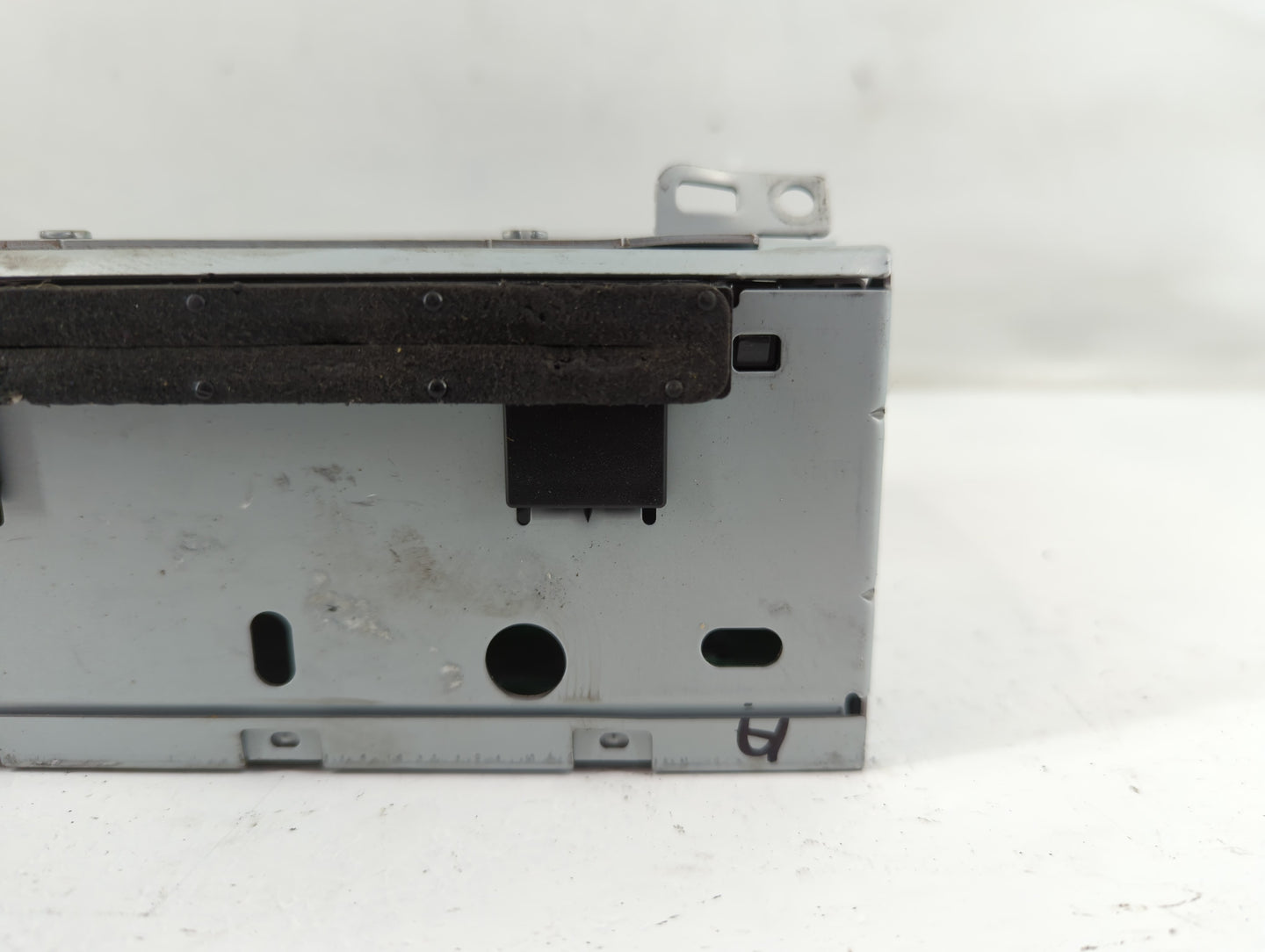 2017-2018 Ford Focus Radio AM FM Cd Player Receiver Replacement P/N:FM5T-19C107-JG Fits Fits 2017 2018 OEM Used Auto Parts -