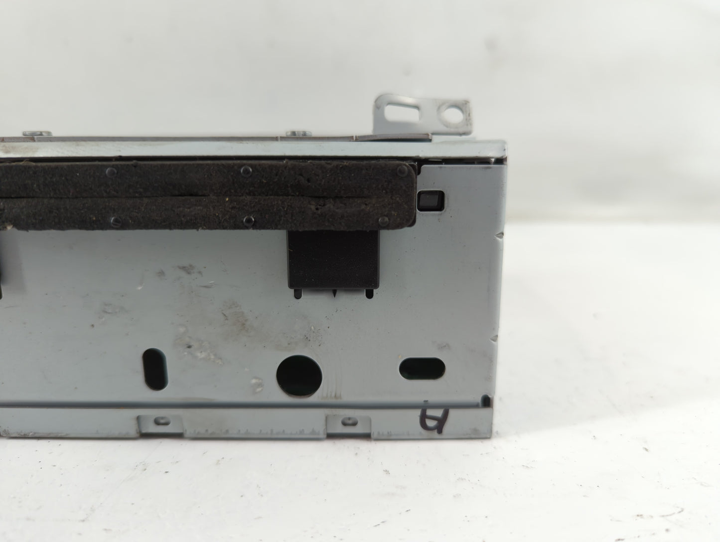 2017-2018 Ford Focus Radio AM FM Cd Player Receiver Replacement P/N:FM5T-19C107-JG Fits Fits 2017 2018 OEM Used Auto Parts -