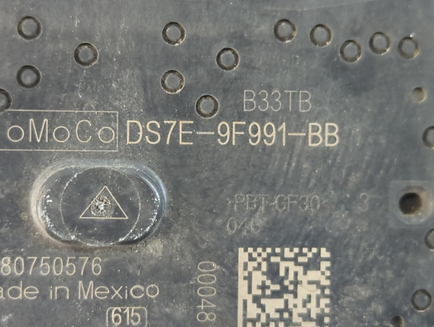 2014-2018 Ford Focus Throttle Body P/N:DS7E-9F991-BB Fits Fits 2014 2015 2016 2017 2018 2019 2020 2021 2022 OEM Used Auto Pa