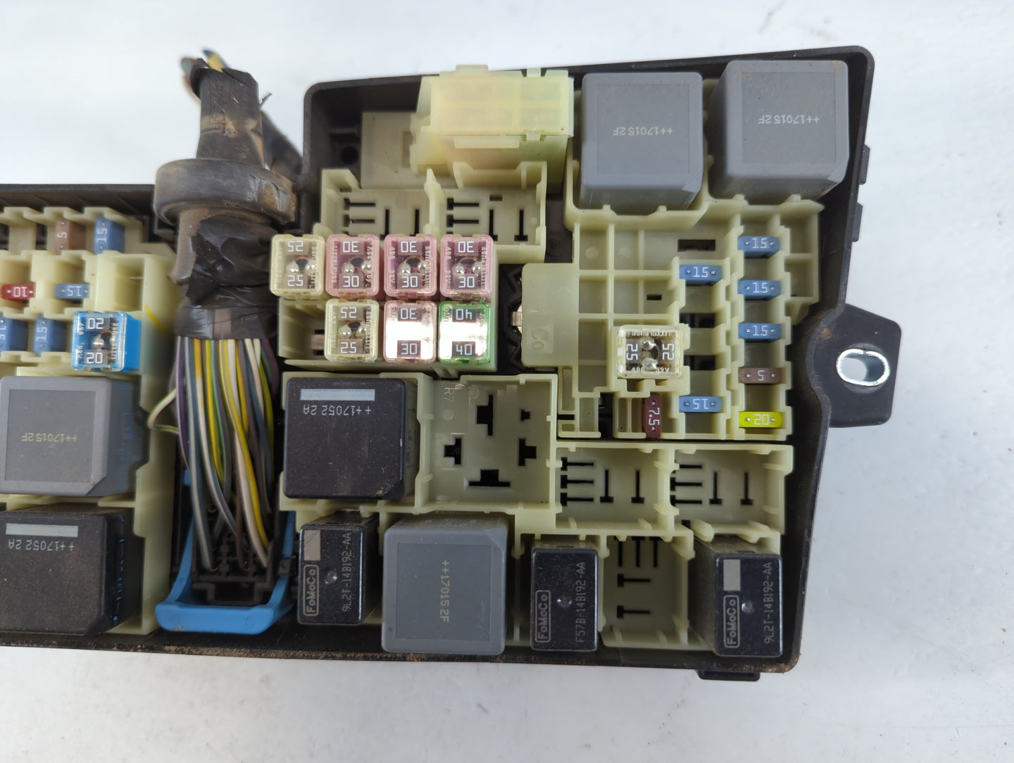 2017-2018 Ford Focus Fusebox Fuse Box Panel Relay Module P/N:AV6T-14A067-AD Fits Fits 2017 2018 OEM Used Auto Parts - Oemuse