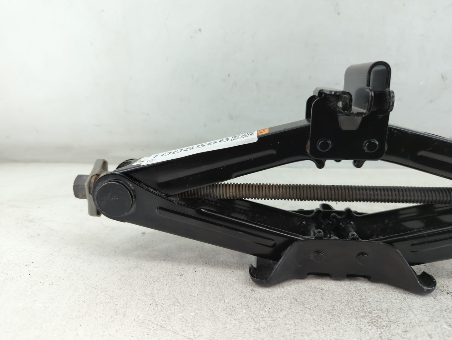 2017 Ford Fusion Spare Scissor Car Jack - Oemusedautoparts1.com