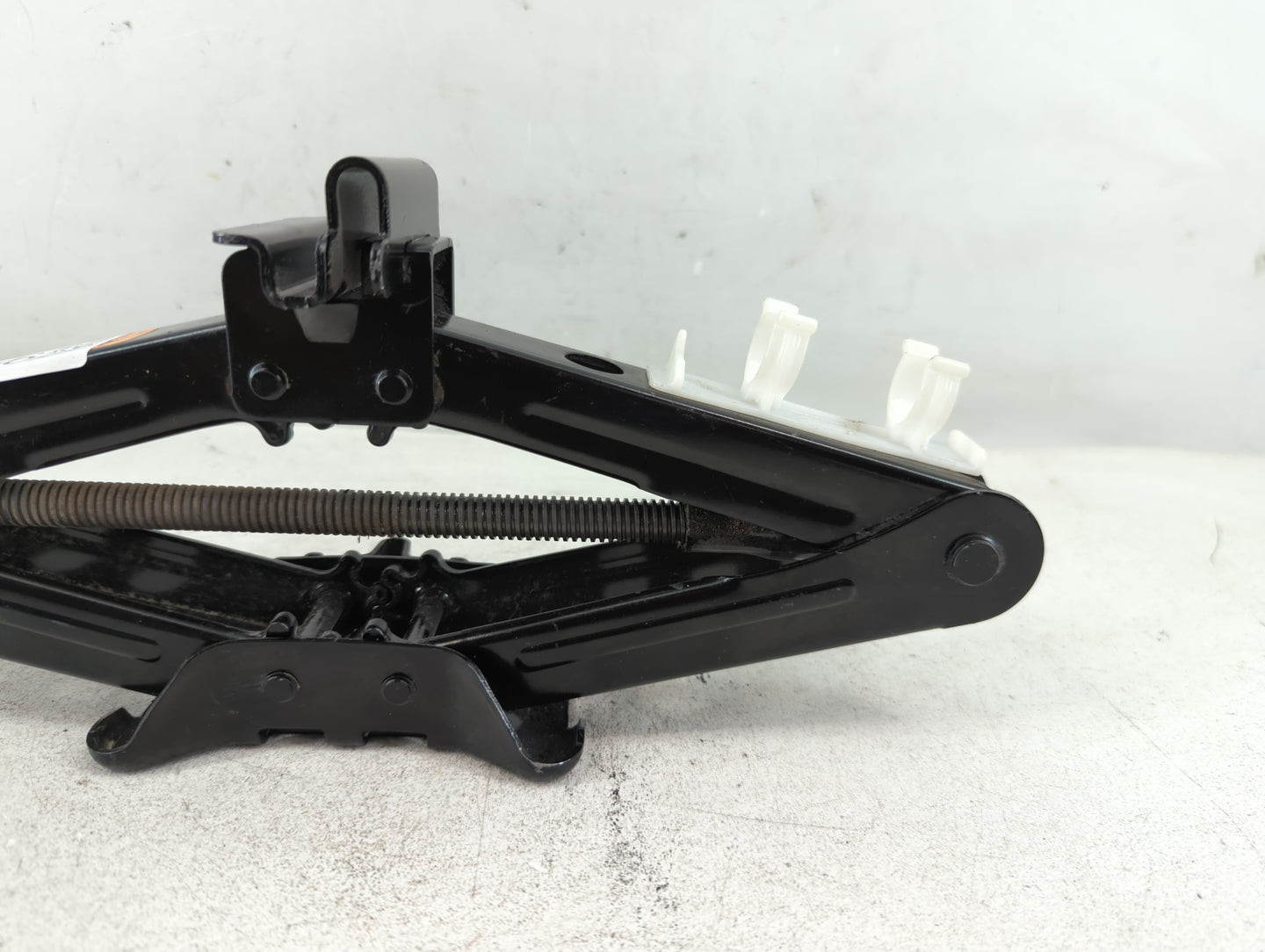 2017 Ford Fusion Spare Scissor Car Jack - Oemusedautoparts1.com