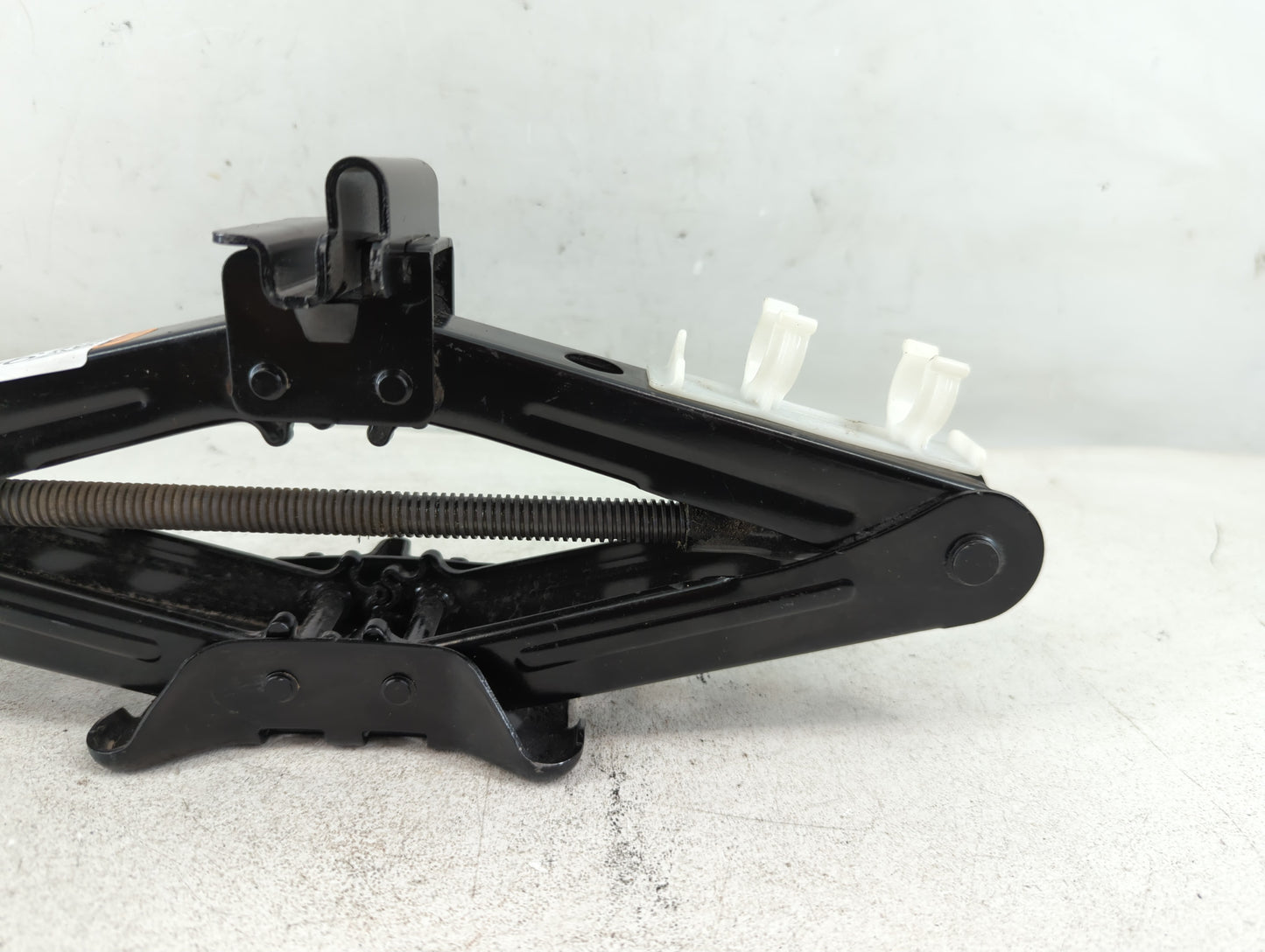 2017 Ford Fusion Spare Scissor Car Jack - Oemusedautoparts1.com