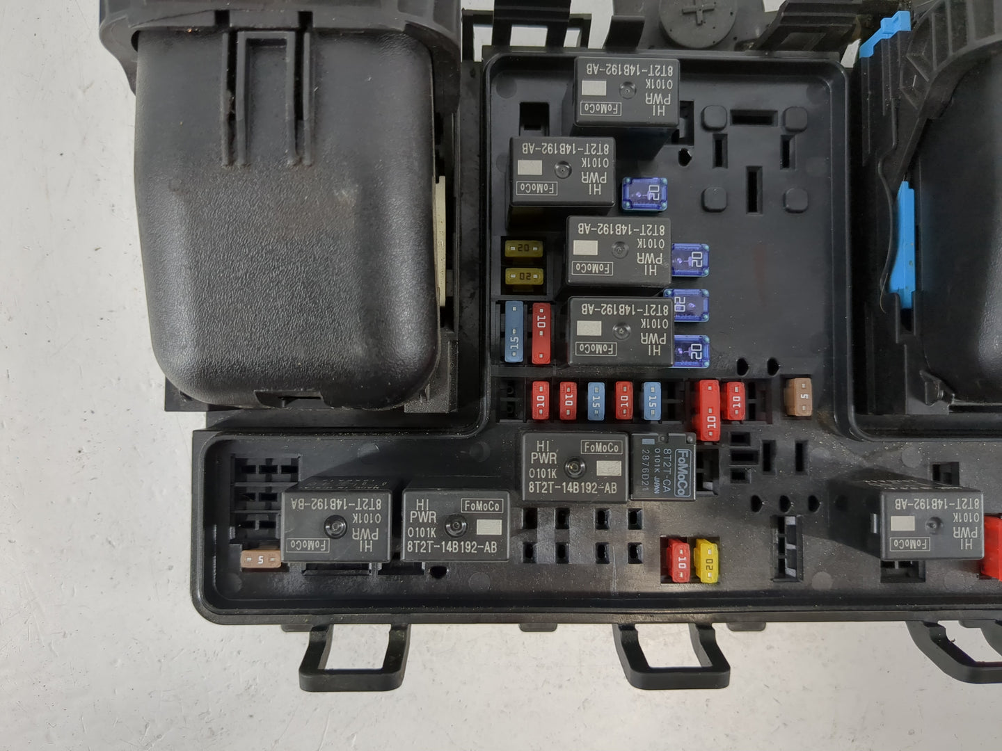 2017-2020 Ford Fusion Fusebox Fuse Box Panel Relay Module P/N:HG9T 14D068 AC Fits Fits 2017 2018 2019 2020 OEM Used Auto Par