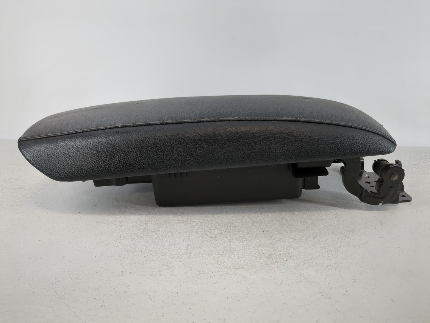 2017-2020 Ford Fusion Center Console Armrest Cover Lid Fits Fits 2017 2018 2019 2020 OEM Used Auto Parts - Oemusedautoparts1