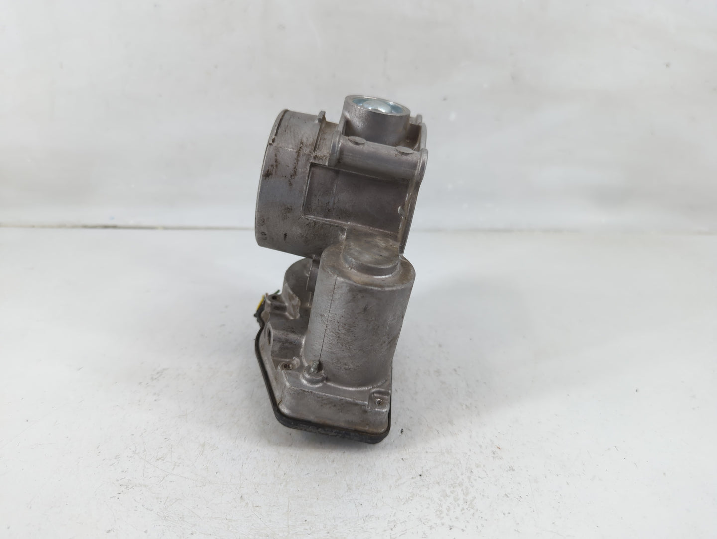 2013-2020 Ford Fusion Throttle Body P/N:2E1704B-0195 Fits Fits 2013 2014 2015 2016 2017 2018 2019 2020 2021 2022 OEM Used Au
