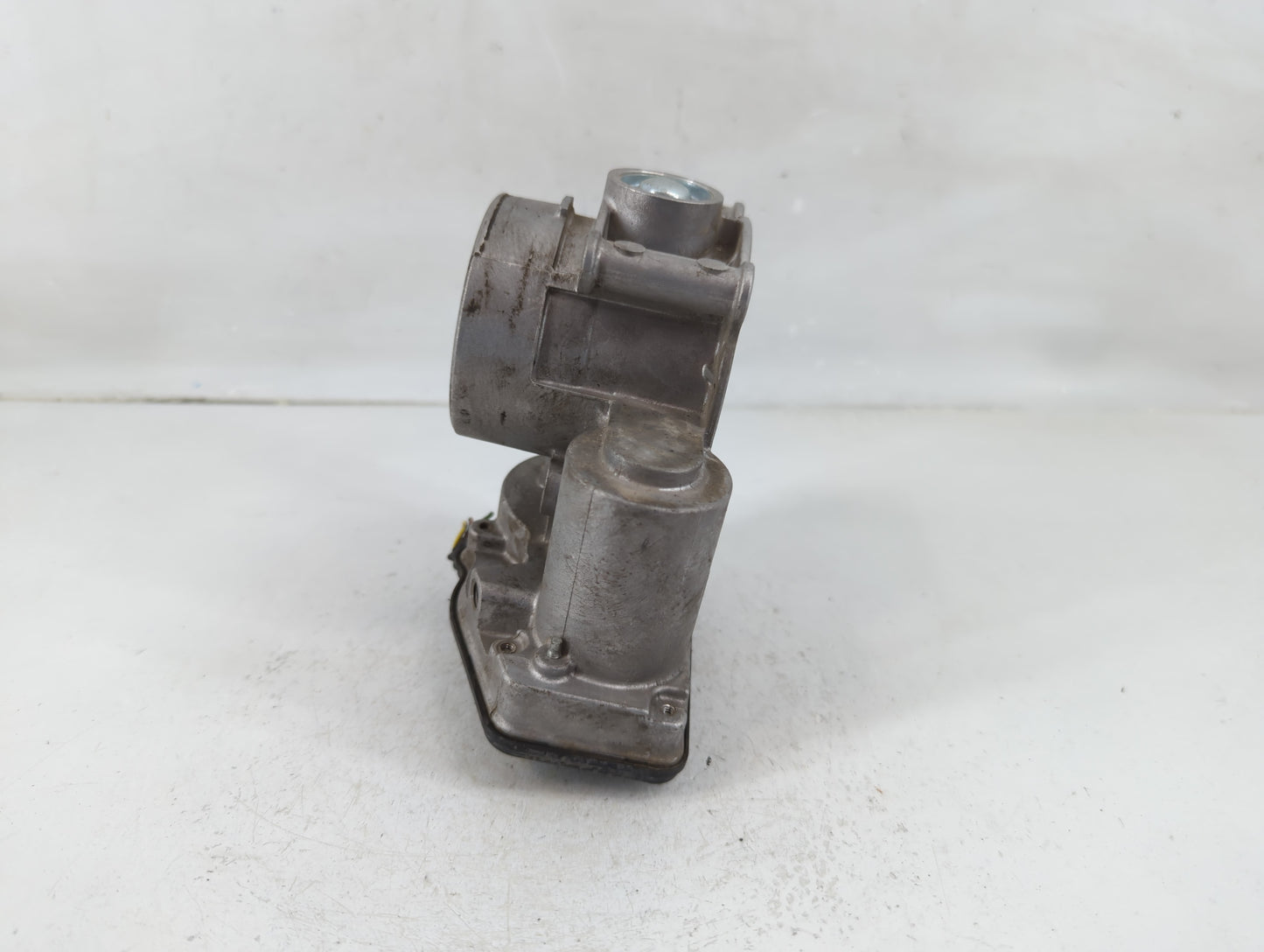 2013-2020 Ford Fusion Throttle Body P/N:2E1704B-0195 Fits Fits 2013 2014 2015 2016 2017 2018 2019 2020 2021 2022 OEM Used Au