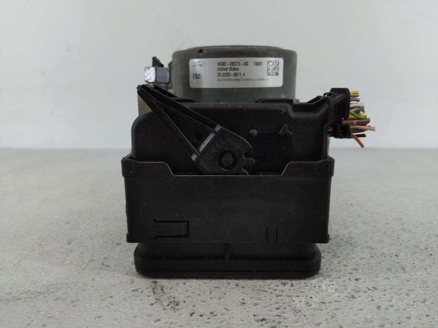 2017-2018 Ford Fusion ABS Pump Control Module Replacement P/N:HG9C-2B373-AG Fits Fits 2017 2018 OEM Used Auto Parts - Oemuse