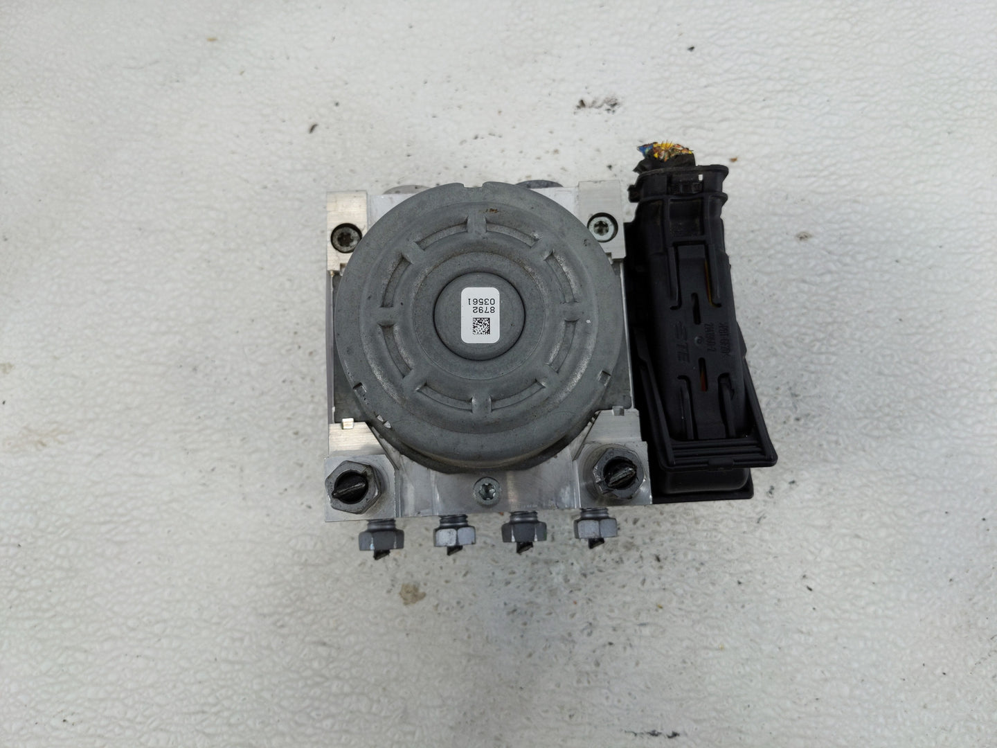 2017-2018 Ford Fusion ABS Pump Control Module Replacement P/N:HG9C-2B373-BF Fits Fits 2017 2018 OEM Used Auto Parts - Oemuse