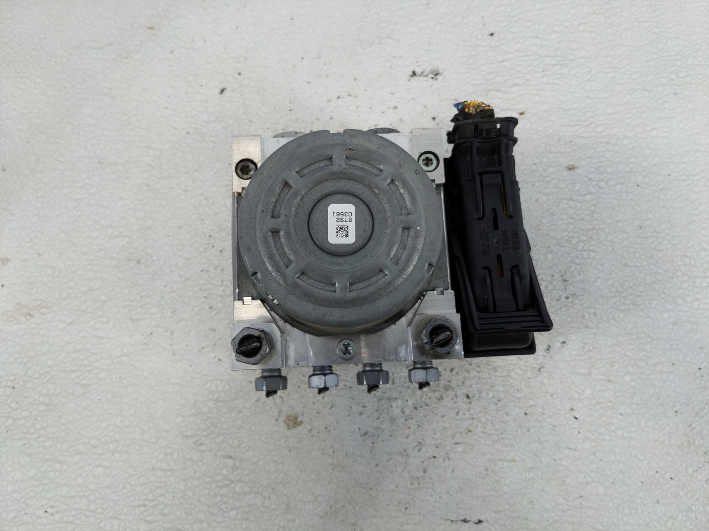 2017-2018 Ford Fusion ABS Pump Control Module Replacement P/N:HG9C-2B373-BF Fits Fits 2017 2018 OEM Used Auto Parts - Oemuse