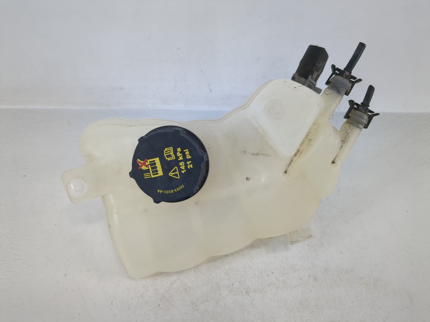 2017-2020 Ford Fusion Radiator Coolant Overflow Expansion Tank Bottle - Oemusedautoparts1.com