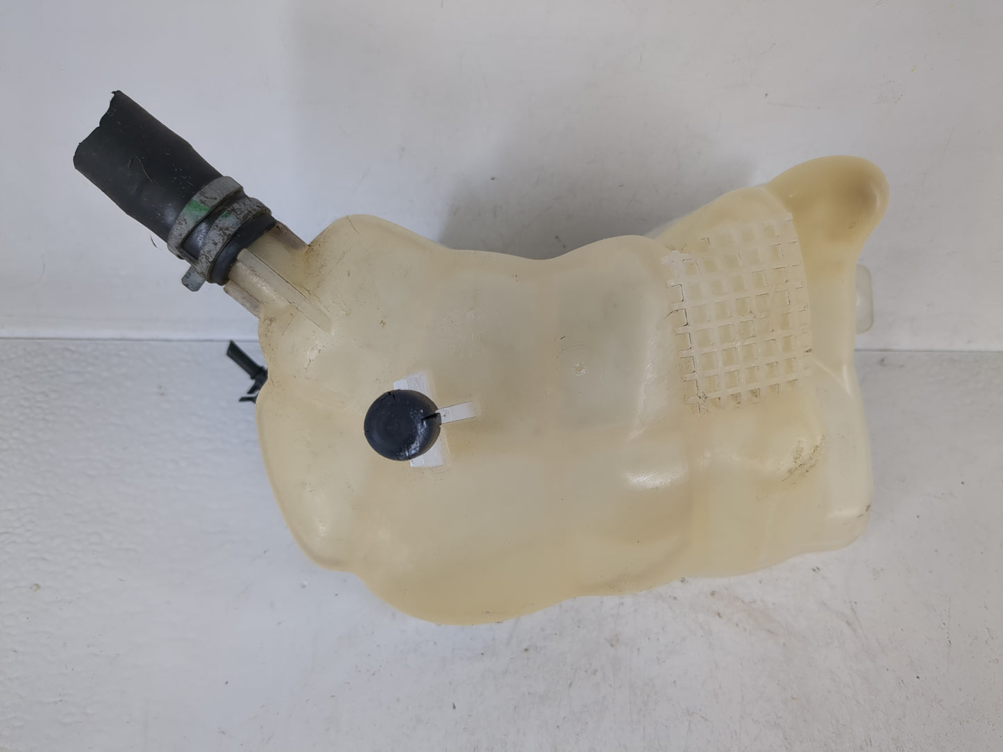 2017-2020 Ford Fusion Radiator Coolant Overflow Expansion Tank Bottle 1166832 - Oemusedautoparts1.com