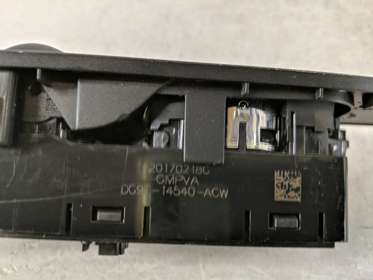 2013-2020 Ford Fusion Master Power Window Switch Replacement Driver Side Left P/N:DG9T-14540-ACW Fits OEM Used Auto Parts - 