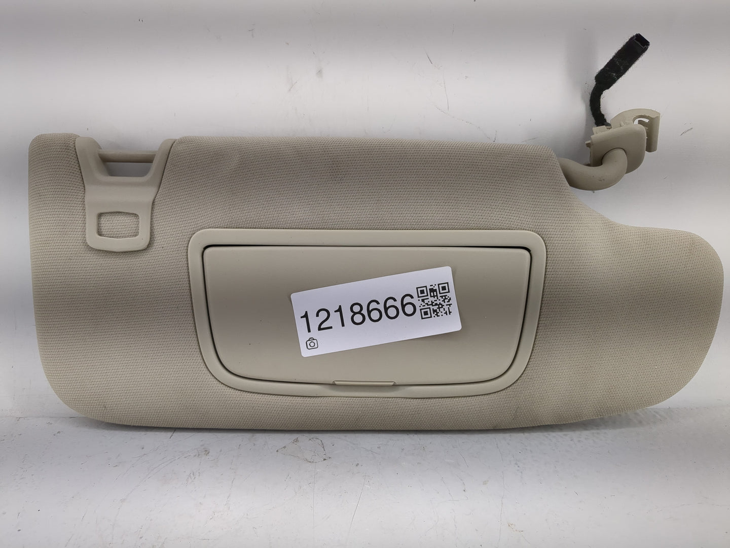 2017-2020 Ford Fusion Sun Visor Shade Replacement Passenger Right Mirror Fits Fits 2017 2018 2019 2020 OEM Used Auto Parts -