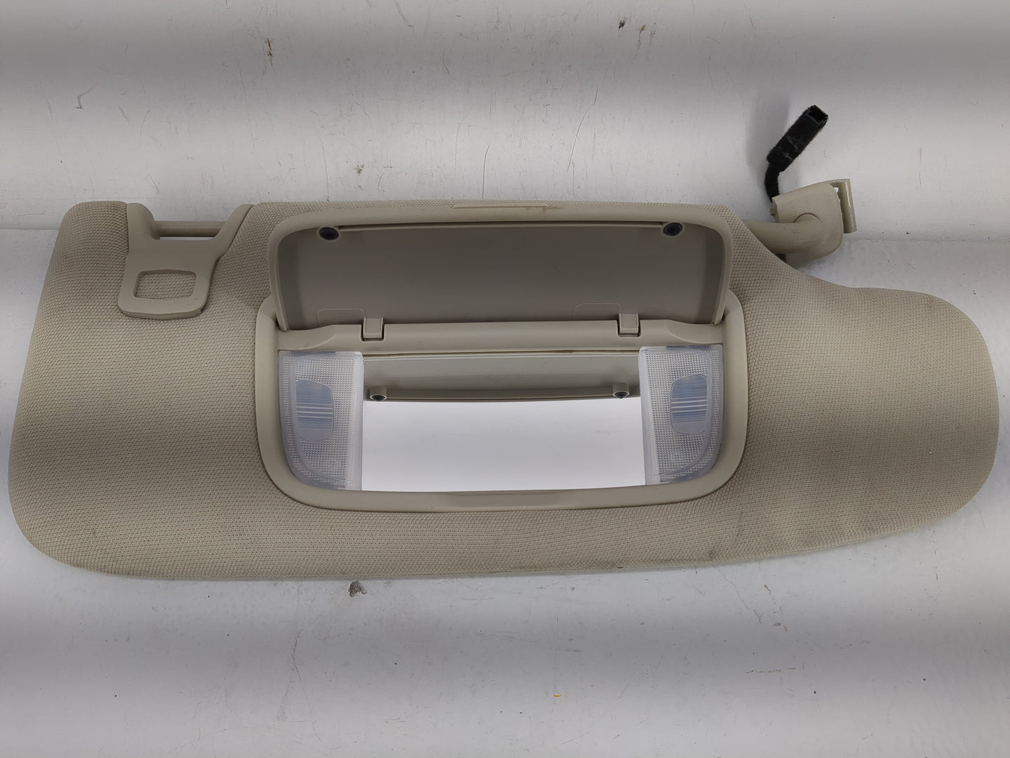 2017-2020 Ford Fusion Sun Visor Shade Replacement Passenger Right Mirror Fits Fits 2017 2018 2019 2020 OEM Used Auto Parts -