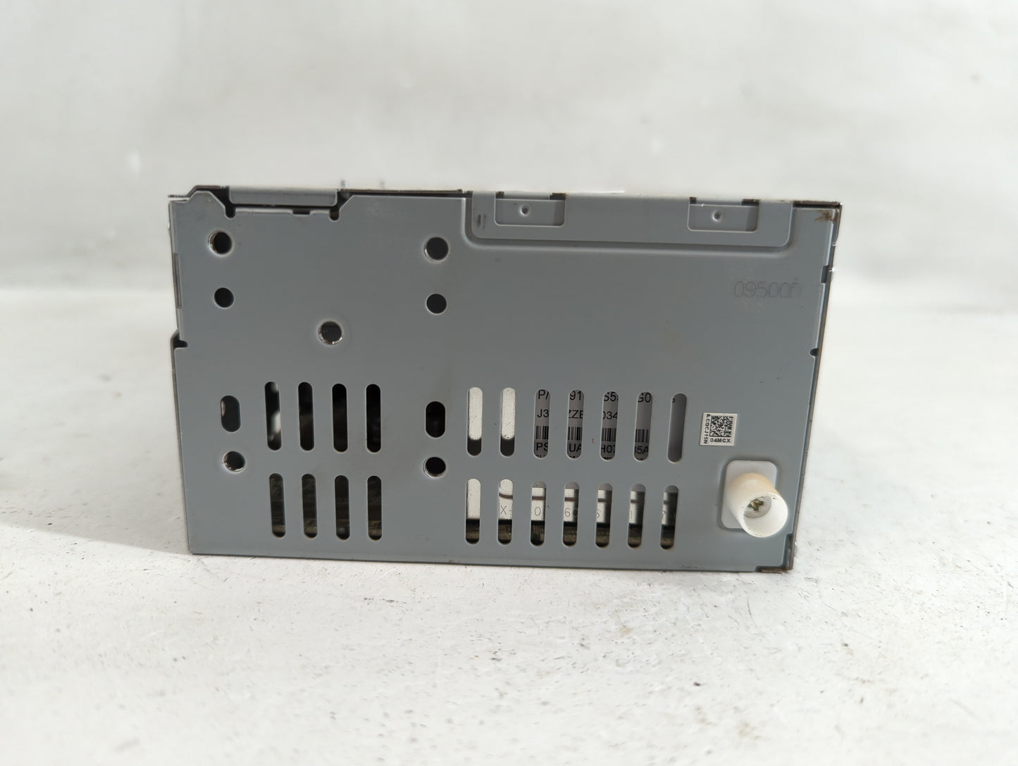 2017 Ford Fusion Radio AM FM Cd Player Receiver Replacement P/N:CQ-CJ15N04MC Fits OEM Used Auto Parts - Oemusedautoparts1.co