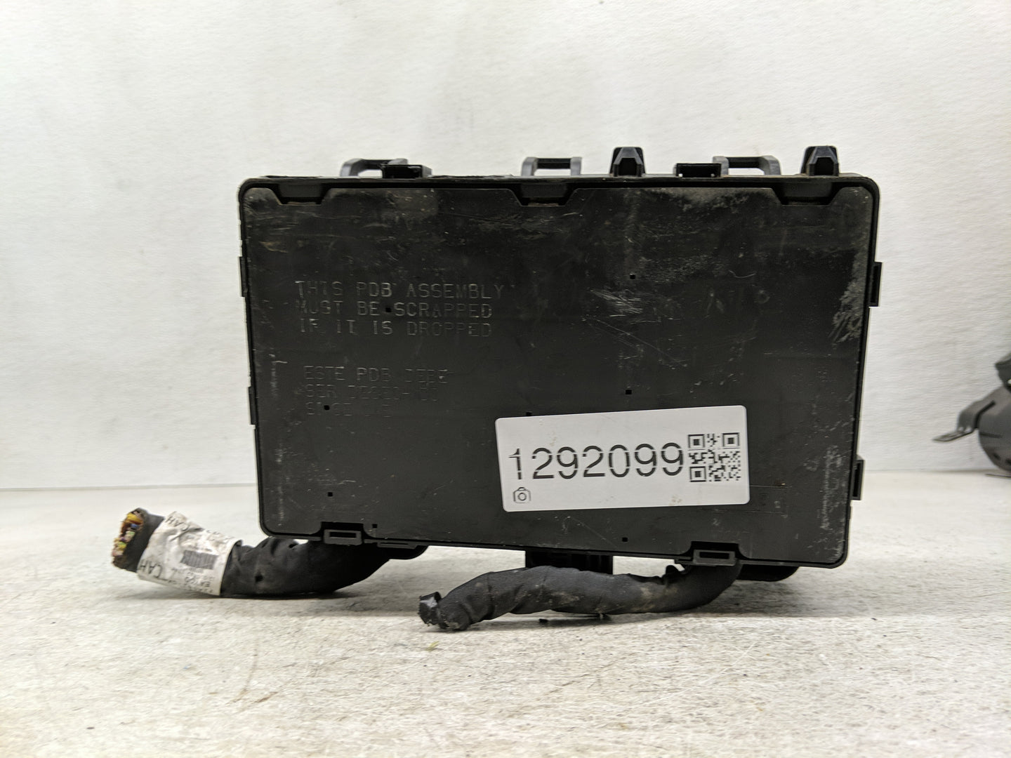 2017-2020 Ford Fusion Fusebox Fuse Box Panel Relay Module P/N:HG9T14D068DB Fits Fits 2017 2018 2019 2020 OEM Used Auto Parts