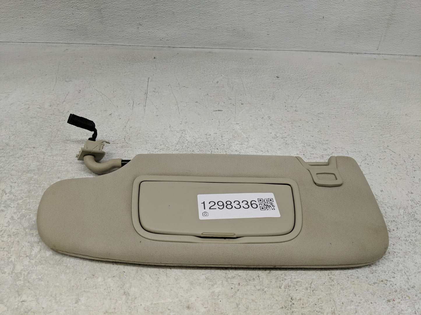 2017-2020 Ford Fusion Sun Visor Shade Replacement Driver Left Mirror Fits Fits 2017 2018 2019 2020 OEM Used Auto Parts - Oem