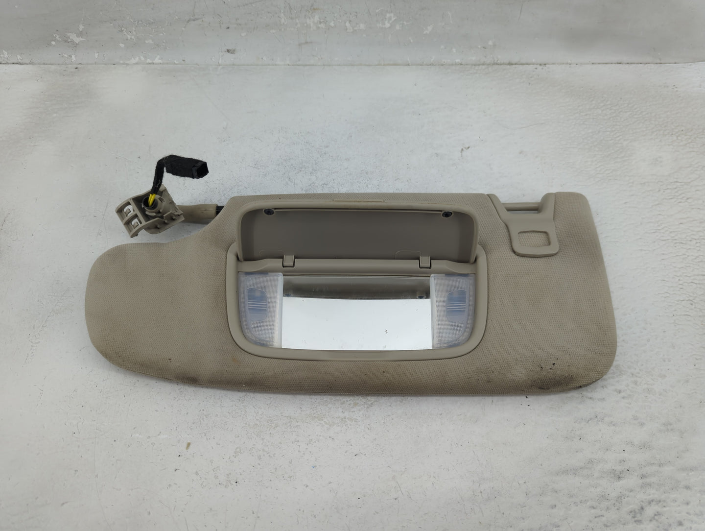 2017-2020 Ford Fusion Sun Visor Shade Replacement Driver Left Mirror Fits Fits 2017 2018 2019 2020 OEM Used Auto Parts - Oem