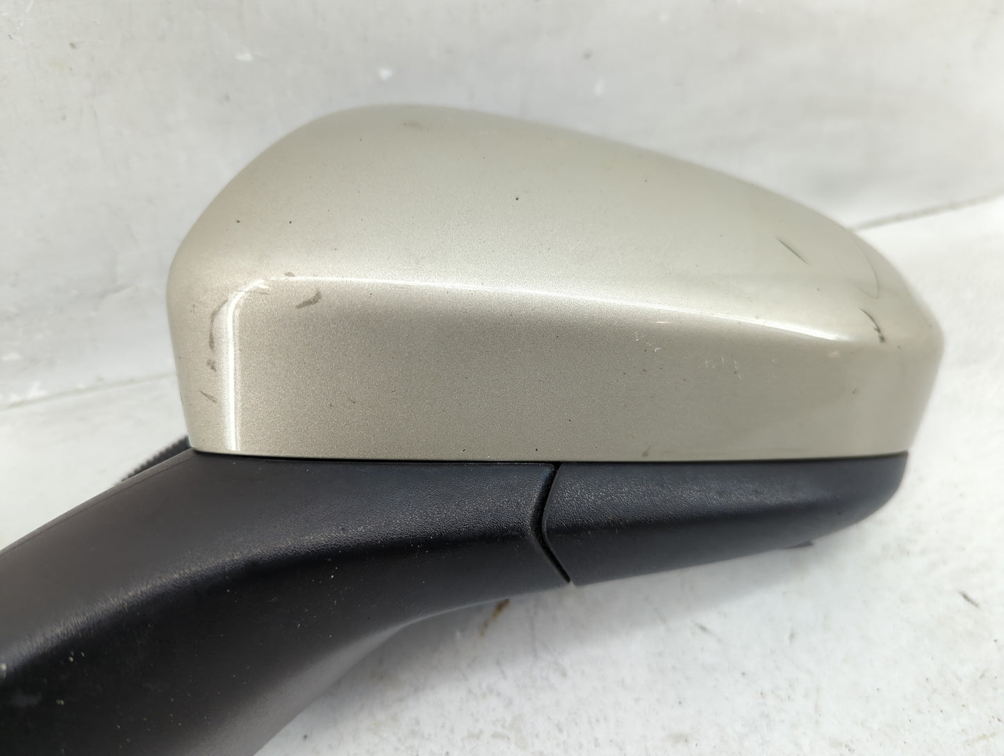 2016-2020 Ford Fusion Driver Side View Mirror - Left Door Mirror OEM Used - Oemusedautoparts1.com