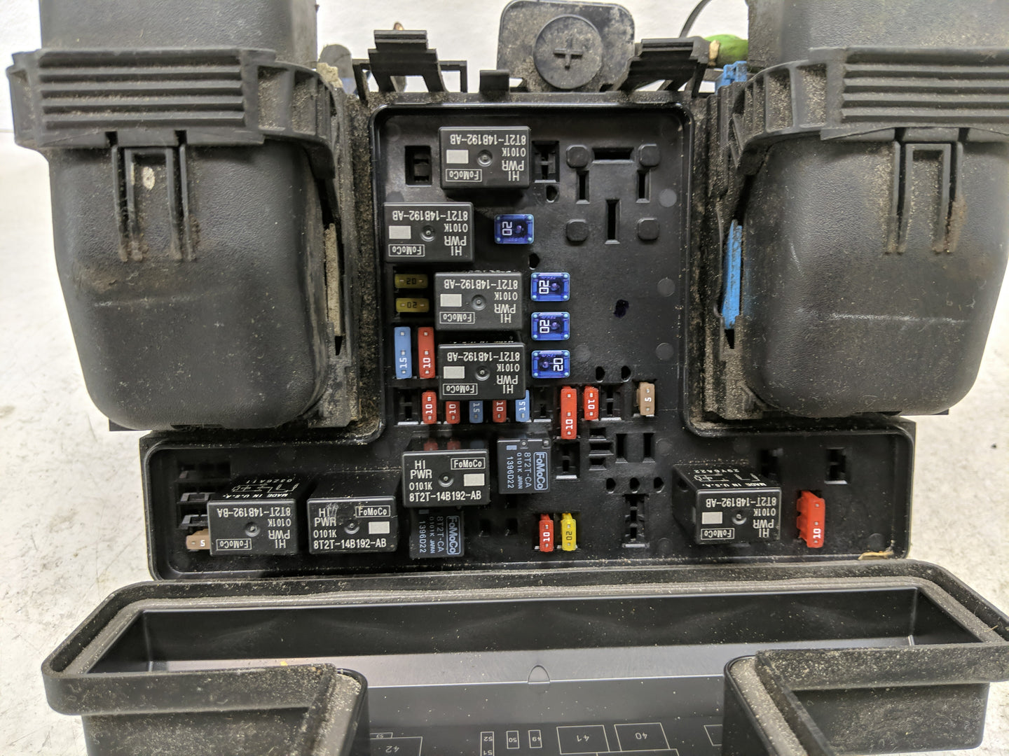 2017-2020 Ford Fusion Fusebox Fuse Box Panel Relay Module P/N:G2GT14A075AA Fits Fits 2017 2018 2019 2020 OEM Used Auto Parts