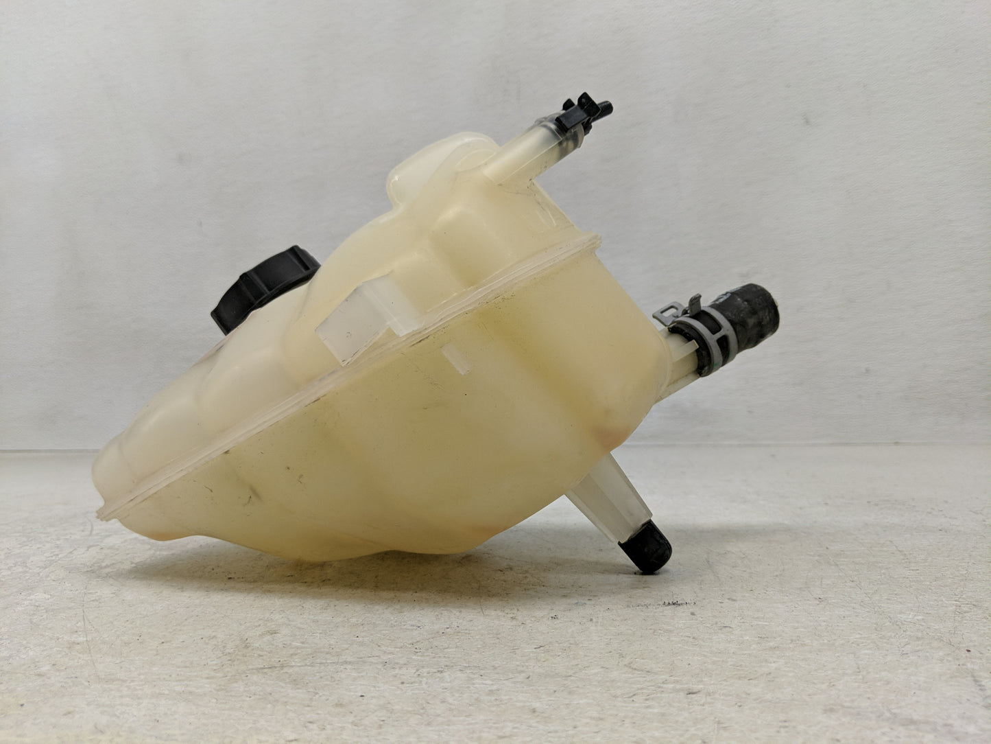2017-2020 Ford Fusion Radiator Coolant Overflow Expansion Tank Bottle 1313087 - Oemusedautoparts1.com