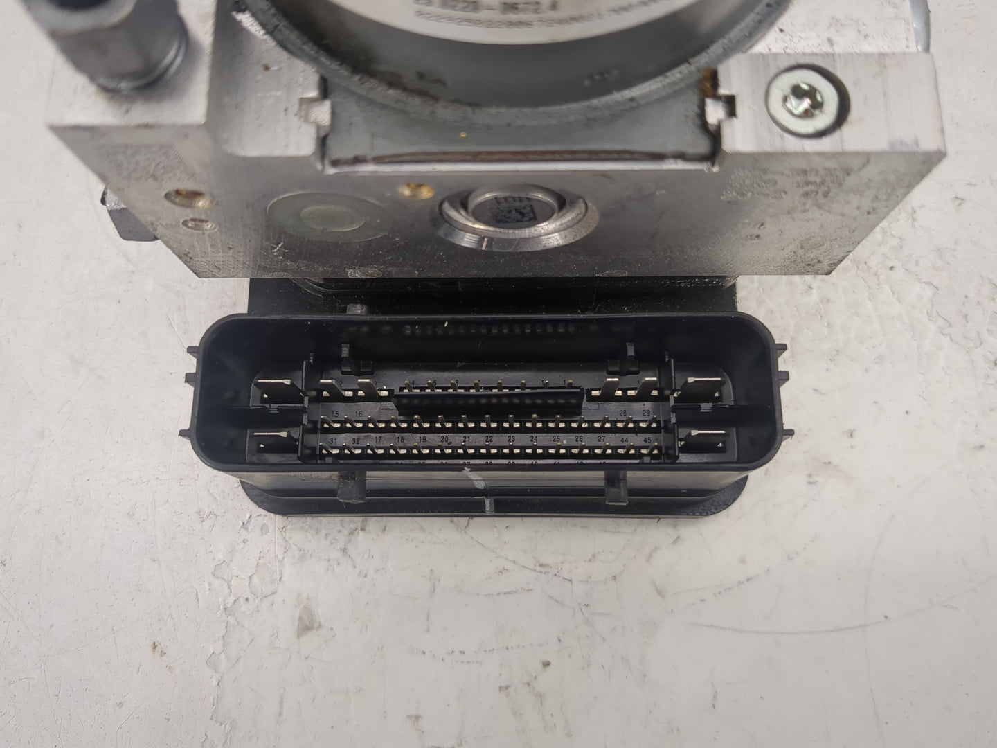 2017-2018 Ford Fusion ABS Pump Control Module Replacement P/N:HG9C-2B373-BG HG9C-2C219-LG Fits Fits 2017 2018 OEM Used Auto 