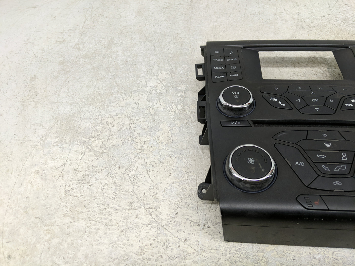 2017-2020 Ford Fusion Radio Control Panel - Oemusedautoparts1.com