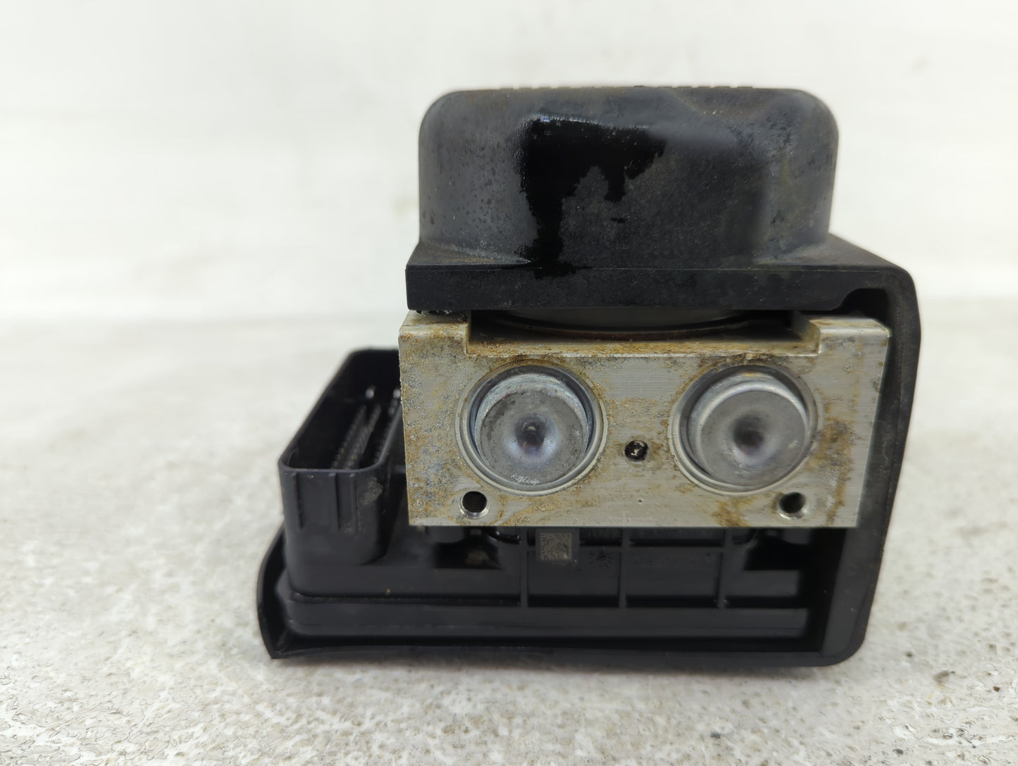 2017-2018 Ford Fusion ABS Pump Control Module Replacement Fits Fits 2017 2018 OEM Used Auto Parts - Oemusedautoparts1.com