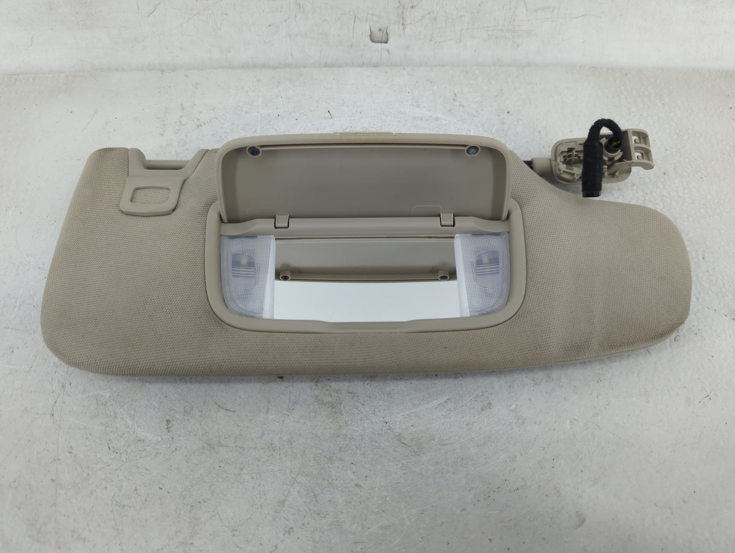 2017-2020 Ford Fusion Sun Visor Shade Replacement Passenger Right Mirror Fits Fits 2017 2018 2019 2020 OEM Used Auto Parts -
