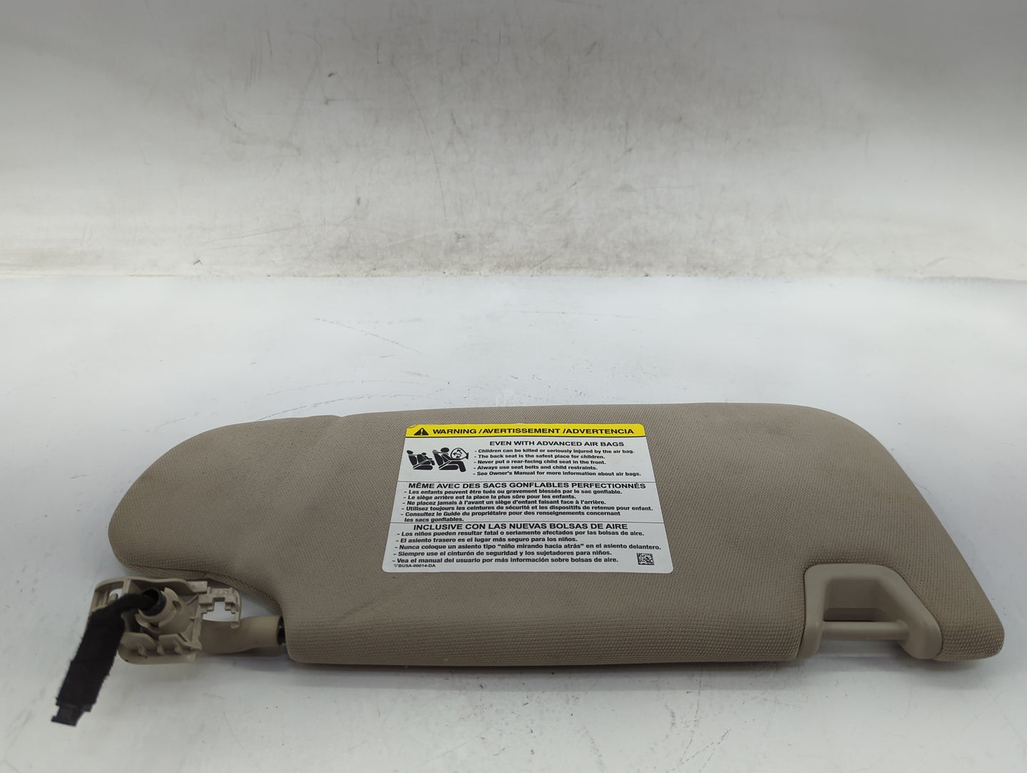 2017-2020 Ford Fusion Sun Visor Shade Replacement Driver Left Mirror Fits Fits 2017 2018 2019 2020 OEM Used Auto Parts - Oem