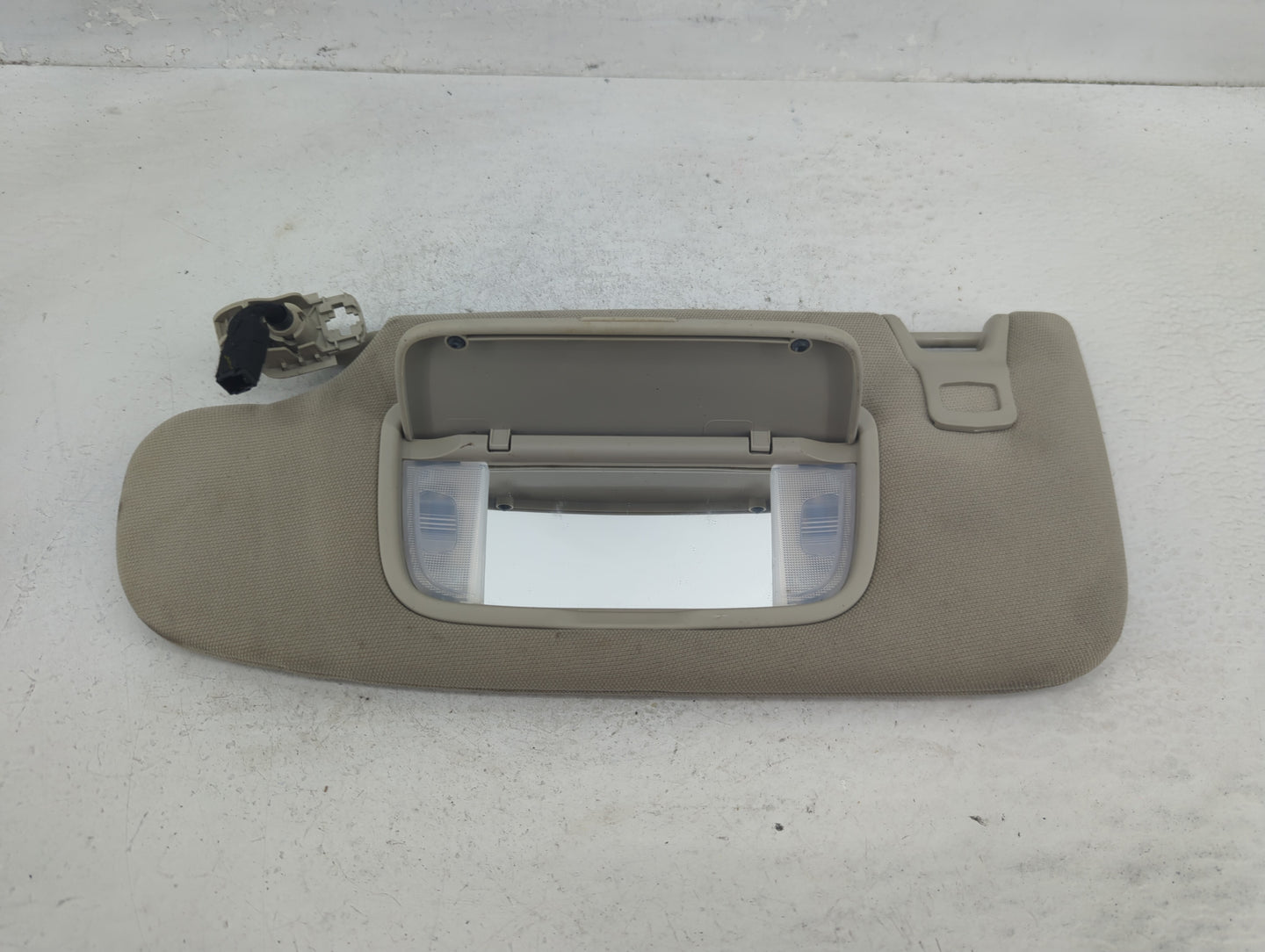 2017-2020 Ford Fusion Sun Visor Shade Replacement Driver Left Mirror Fits Fits 2017 2018 2019 2020 OEM Used Auto Parts - Oem