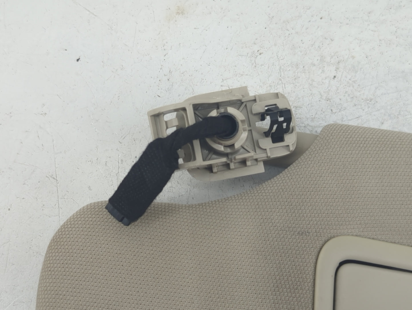 2017-2020 Ford Fusion Sun Visor Shade Replacement Driver Left Mirror Fits Fits 2017 2018 2019 2020 OEM Used Auto Parts - Oem